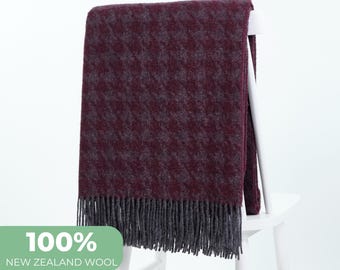 Purple wool throw blanket | Large sofa throw | Houndstooth plaid with grey fringe | Farmhouse decoration | Housewarming gift | Decke | Manta