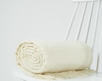 Cashmere and Merino wool cream white throw blanket | Soft and warm large sofa throws | 140x200 cm incl. fringes | Minimalist home-decor