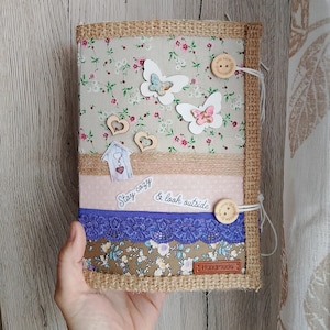 Junk journal, diario in stile vintage con carta e stoffa riciclata. Libro dei ricordi, taccuino artigianale con segnalibri, album vintage