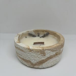Handcrafted Scented Candle &quot;Heureuse&quot; | Natural Soy Wax | Handmade Cement and Plaster Container | Cozy and Modern Atmosphere