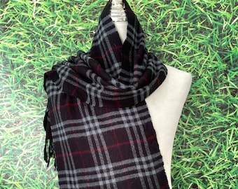 Burberrys of London 100% Lambswool made in England scarf muffler (code:KV)