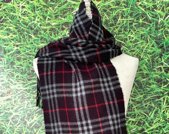 Burberrys of London 100% Lambswool made in England scarf muffler (code:KV)