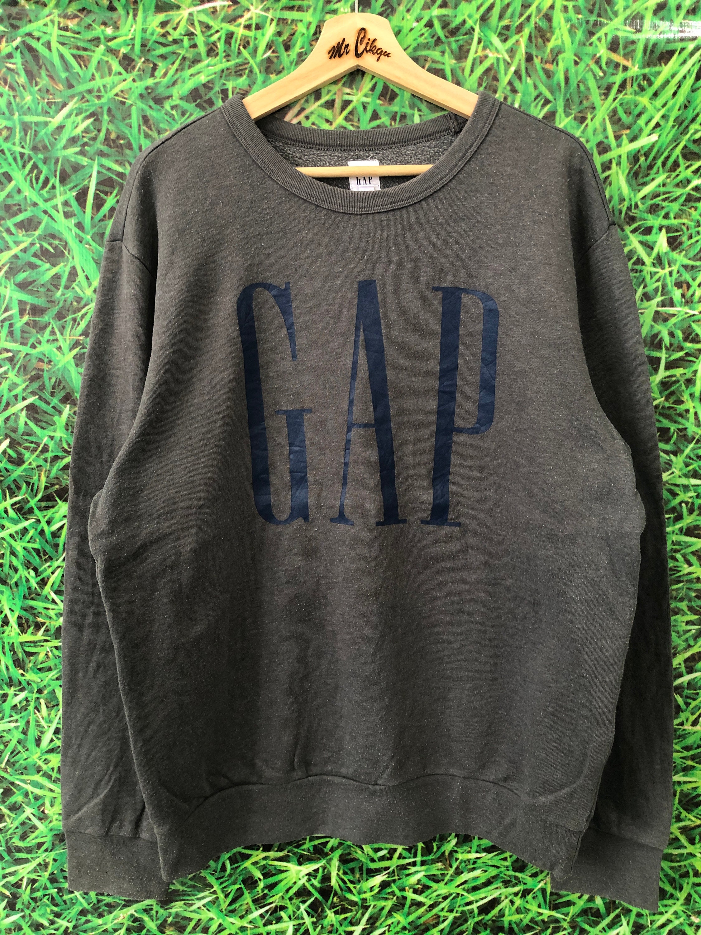 Gap spell out sweatshirt Clearance