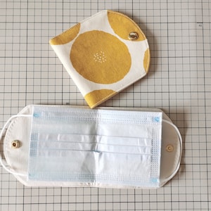 Cute Masks Keeper,Face Mask Storage,Keep Your Mask Clean and Ready-to-use