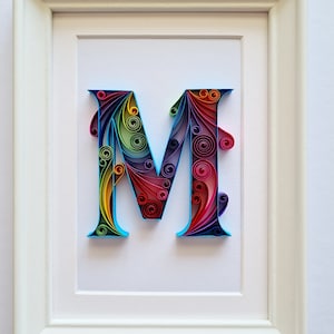 Arte de parede inicial em papel personalizado, decoração de parede com monograma emoldurado, letra M, presente de aniversário, presente personalizado, arte de parede com monograma M, decoração de berçário