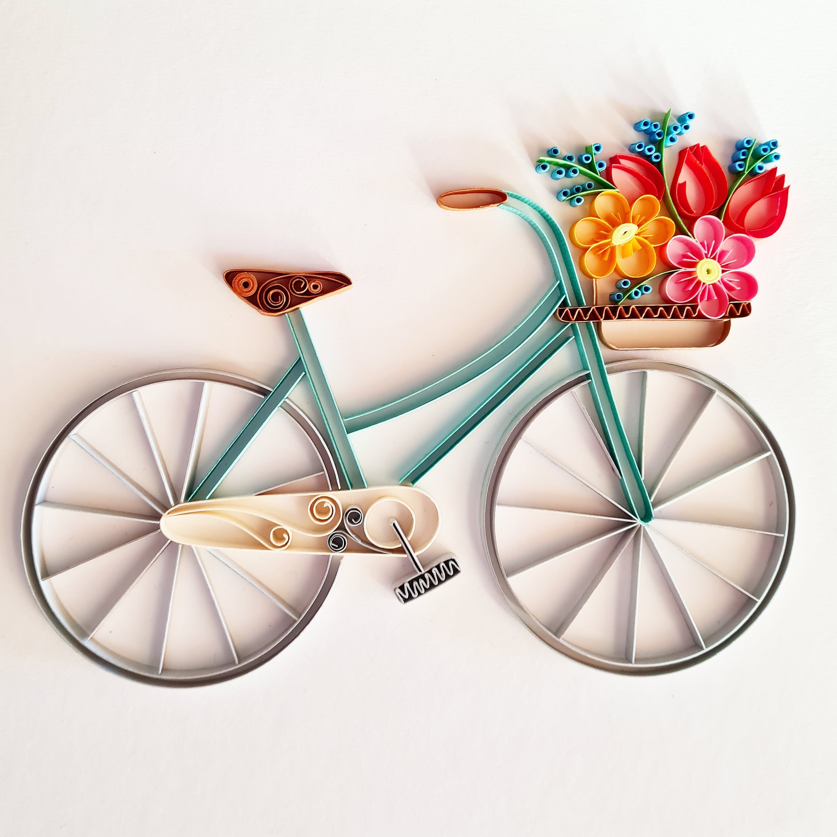 Fahrrad, Fahrrad, Fahrrad, Fahrrad mit Blumen, Muttertag, Geburtstag, Wandkunst, Wanddekor, Fahrradliebhaber, Wohnkultur, Quilling