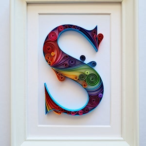 Arte murale con iniziale in carta personalizzata, decorazione murale con monogramma incorniciato, lettera S, regalo di compleanno, regalo personalizzato, arte murale con monogramma S, decorazione per la cameretta dei bambini