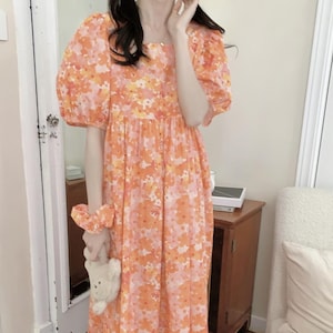 Camisola floral estilo cottagecore: pijama boho com scrunchie combinando