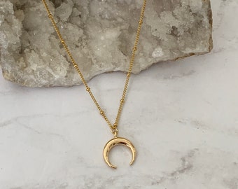 Collar de media luna con cuerno y luna chapado en oro de 14 k / Resistente al agua y al deslustre / Joyería minimalista