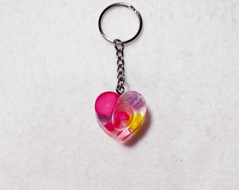Transparent resin heart keychain – Colorful heart keychain – Funky bag charm with upcycled beads – Unique handmade accessory