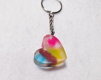 Transparent resin heart keychain – Colorful heart keychain – Funky bag charm with upcycled beads – Unique handmade accessory