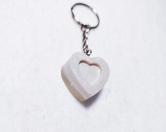 White Heart Keychain – Funky bag charm with upcycled beads – Unique handmade accessory