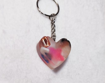 Transparent resin heart keychain – Colorful heart keychain – Funky bag charm with upcycled beads – Unique handmade accessory