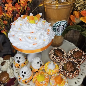 4.5&quot; Faux Candy Corn Pie in Ceramic Dish/Tray Decor-Not Edible/Food Decor/Candy Corn Decor