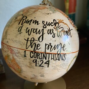 Globo con letras a mano con letras a mano con presupuesto personalizado (cotización de longitud media)
