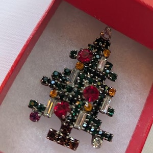 Vintage original book piece Weiss Christmas tree brooch pin (5 candlesticks)