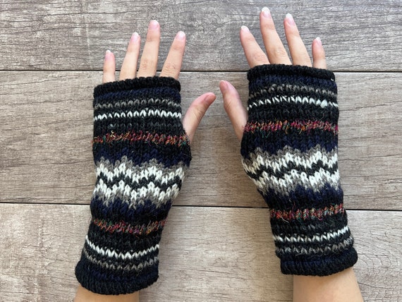 HAND KNITTING GLOVES / BLK