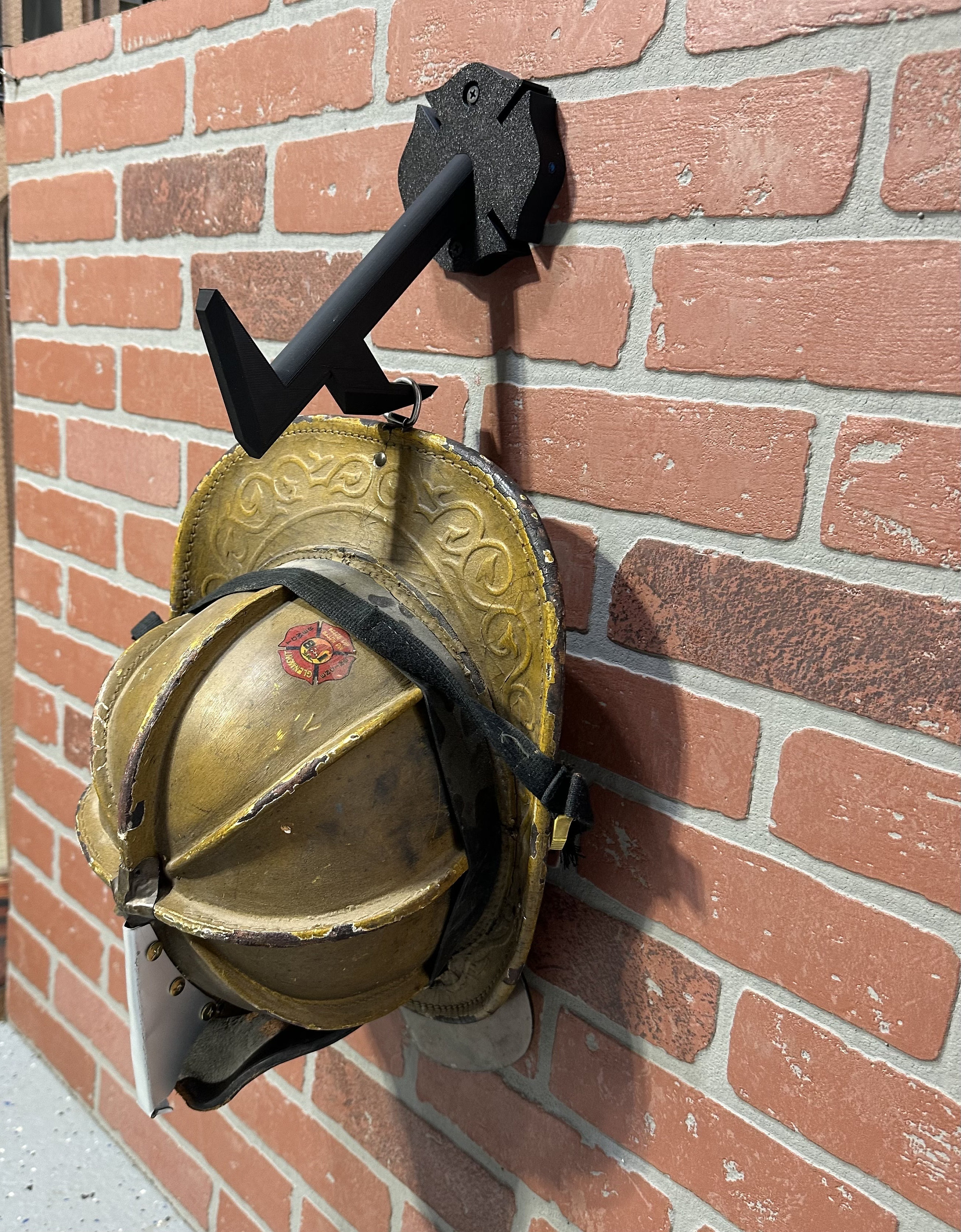 Solid Brass Fire Helmet Wall Mount Fireman Hook Solid Brass Fire Helmet Wall Mount Fireman Hook