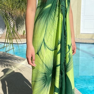 Hawaiian Green Giant Hibiscus Sarong Luau Cruise Wrap Beach Pareo Wear Dress