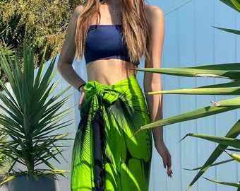 Hawaiian Design Green Black Giant Hibiscus Sarong Cover-Up Floral Pareo Wrap Skirt Dress
