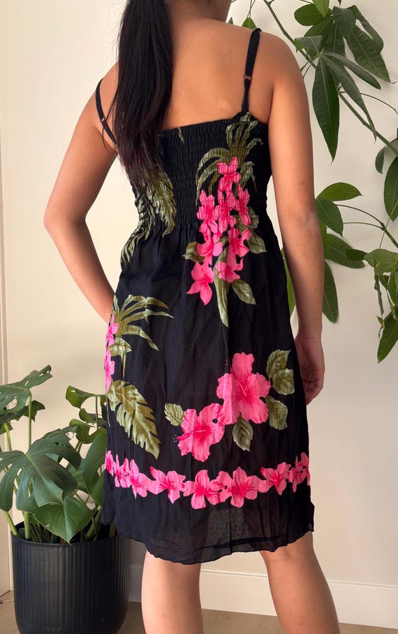 black hawaiian dress Ka Pua Long Muumuu Black / XS Passion Black Laka Hawaiian Dress features bold hibiscus blooms Laua'e Fern Hawaiian Print -