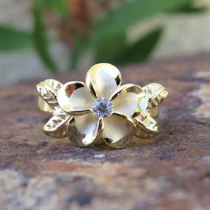 Hawaiian Jewelry Silver Gold Plated Leaves Plumeria Flowers CZ Wedding Ring Band 12mm