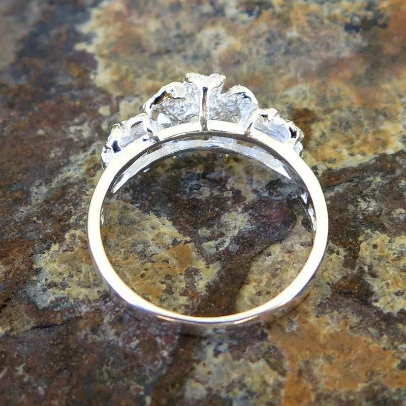 ハワイアン シルバー サンド テクスチャ 3 つのプルメリアの花 CZ 結婚