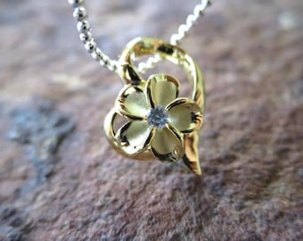 Ciondolo In Argento 925 Con Pergamena Hawaiana E Fiore Plumeria - Stile Regina