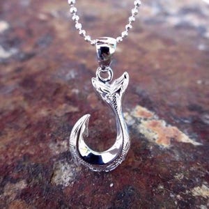 Hawaiian Jewelry Scroll Fish Hook .925 Sterling Silver Pendant Necklace ESP2631