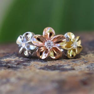 Hawaiian Silver Tricolor Gold 3 Plumeria Flower CZ Wedding Ring Band 10mm