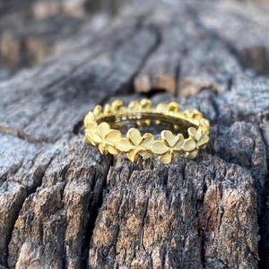 Hawaiian Jewelry Gold Plated Plumeria Flowers Wedding Ring Band