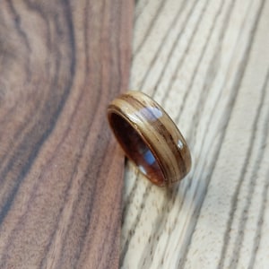 Zebrano Holz und Santos Palisander Bentwood Ring