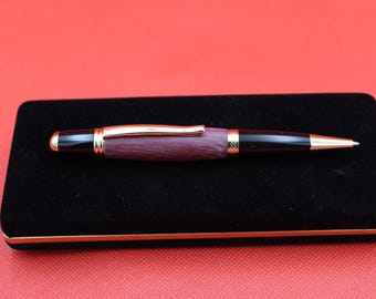Sierra ballpoint pen gold and black with purpleheart wooden timber centre supplied in a velvet box gift for mum dad son mothers fathers day