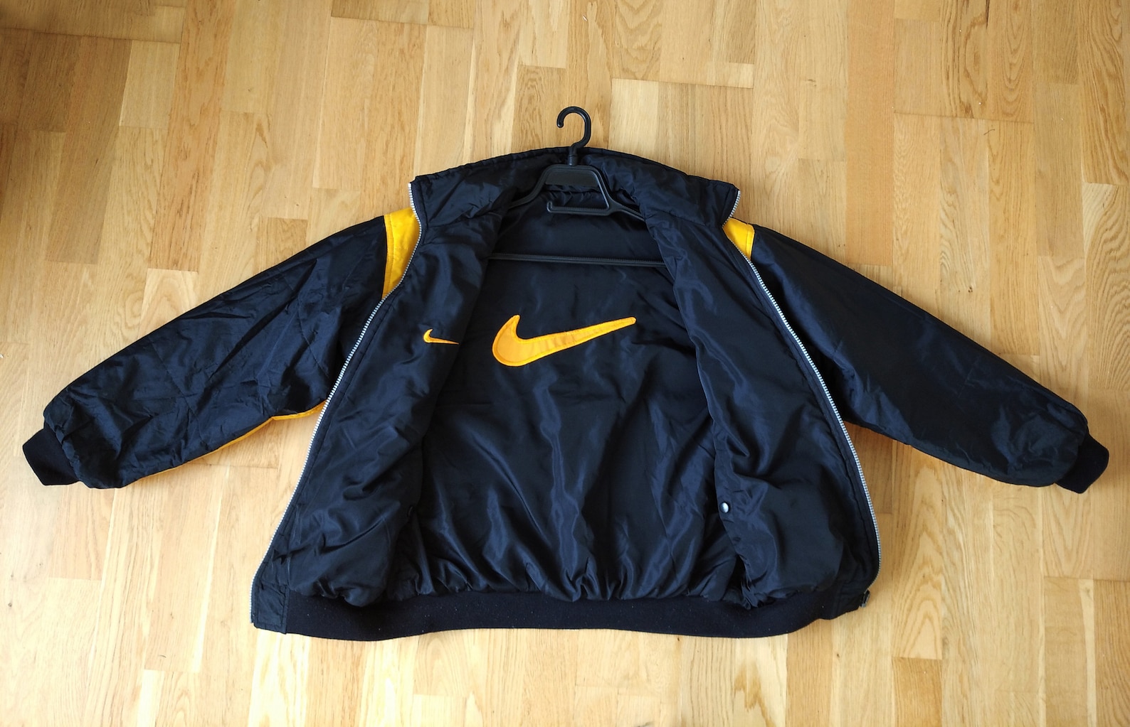 nike bomber jacket vintage