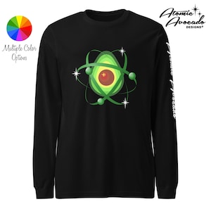 Könnte beinhalten: Schwarzes Langarmshirt mit einem Avocado-Design im Atomstil, mit dem Text "Atomic Avocado Designs" und "Plasma Avocado" auf dem Ärmel. Ein Farbrad mit "Mehrere Farboptionen" ist ebenfalls sichtbar.