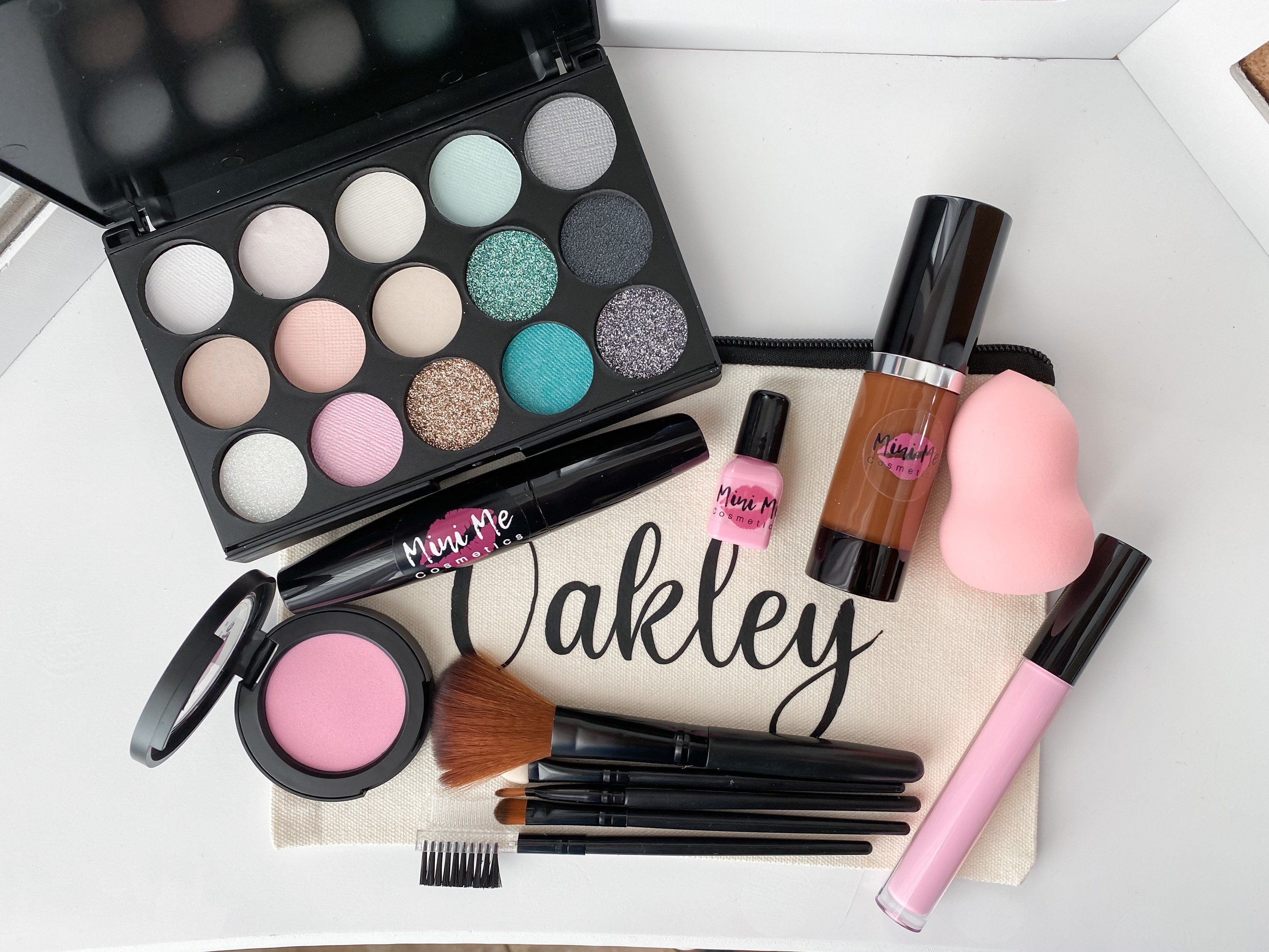 Mini makeup kit *mini luxury makeup kit * emergency makeup kit