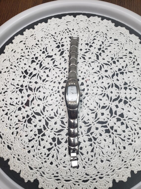 Womens Wrist Watch Vintage Tradition Quartz, Working, New Battery - Main Image