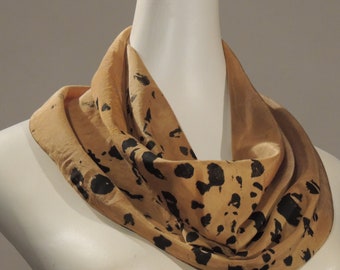 Hand dyed cowl animal print.