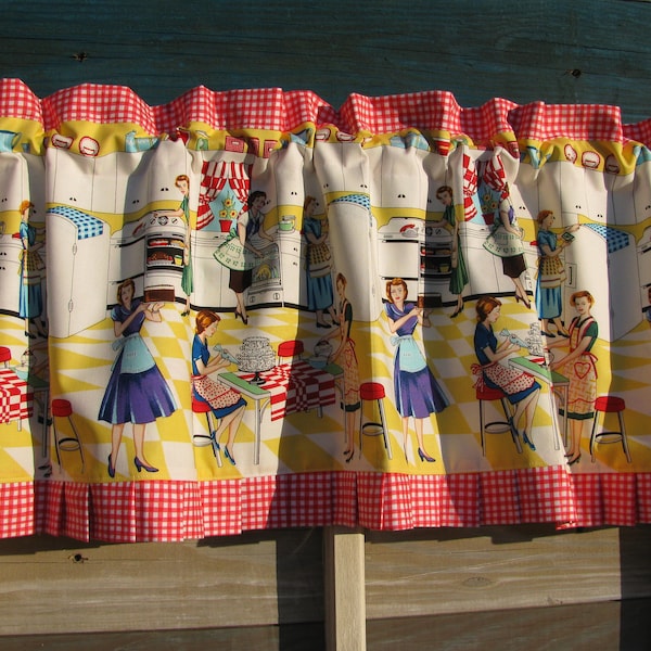 A. Retro fifties kitchen valance, window topper. red, green, yellow, gray. Fifties ladies, Pleated ruffle, lined. Vintage style. Home Ec