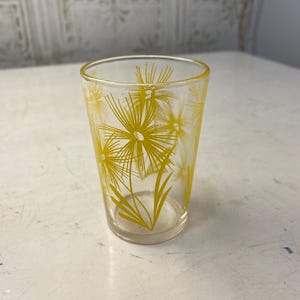 Vintage Swanky Swigs juice glass, floral burst, yellow, retro decor, Kraft cheese spread promo