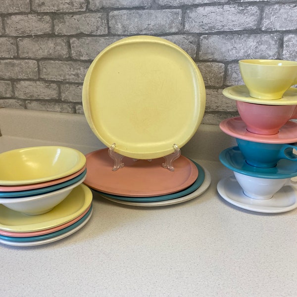 Vintage Melamine Set, 20 pieces, service for 4, Boontonware, pastel colors, retro, turquoise, pink, yellow, white