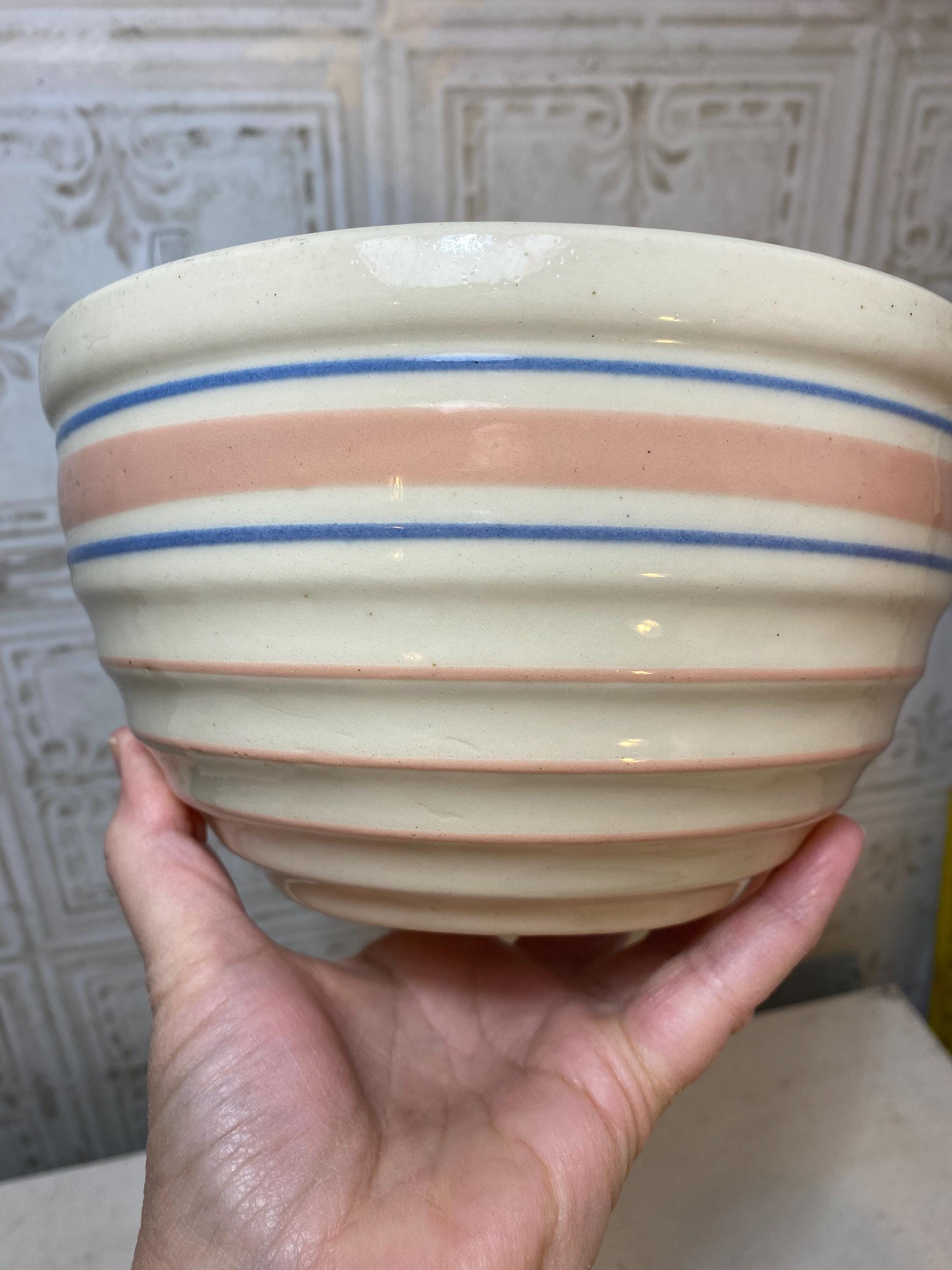 Vintage Set of 3 Mccoy Pottery Nesting Bowls in Pink and Blue  display picture 1