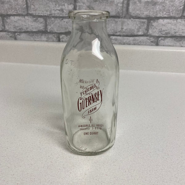 Vintage Glass milk bottle jug, one quart, Chicago Guernsey Farm, Hinsdale, ILL, advertising, collectible, farmhouse decor