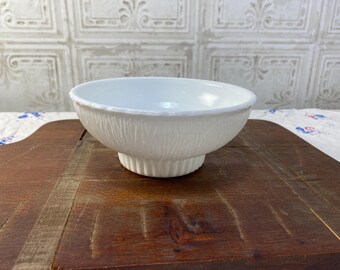 Vintage Milk Glass Bowl or planter, ribbed design, FTD, 1975, Serving Bowl, 7", cottage core, Grandma core