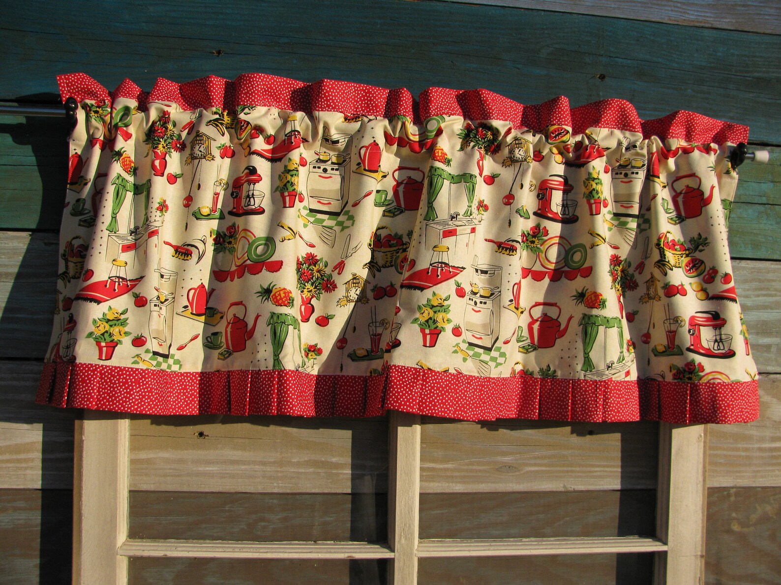 A. Fifties Retro Style Kitchen Curtain Valance. Red and | Etsy