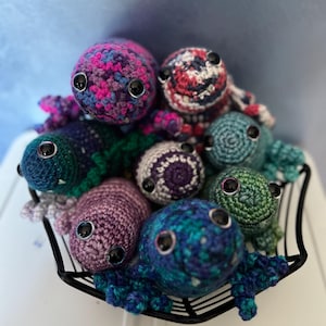 Plush spider, crocheted spider,Crocheted Amigurumi Spider, Handmade Spider Plush, Cute Spider Stuffed Toy, Spooky plush, Creepy Crawly Plush