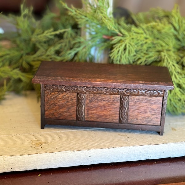 Sweet Vintage Hand Carved Wooden Music/Jewelry Box Wind Up Music Box Thorens Made in Switzerland