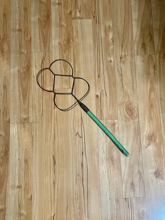 Vintage Rug Beaters/ wire and wood Rug Beaters /Decorative Farm House