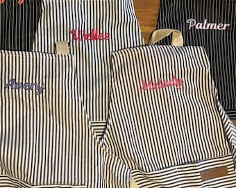 Grembiule ricamato per bambini - Grembiule personalizzato per bambini con nome ricamato - Grembiule a righe per bambini con tasche - Regalo per feste di cucina - Grembiule personalizzato per bambini