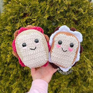 Canuck Creativity - PB & J and Fluffernutter Sandwich Crochet Pattern